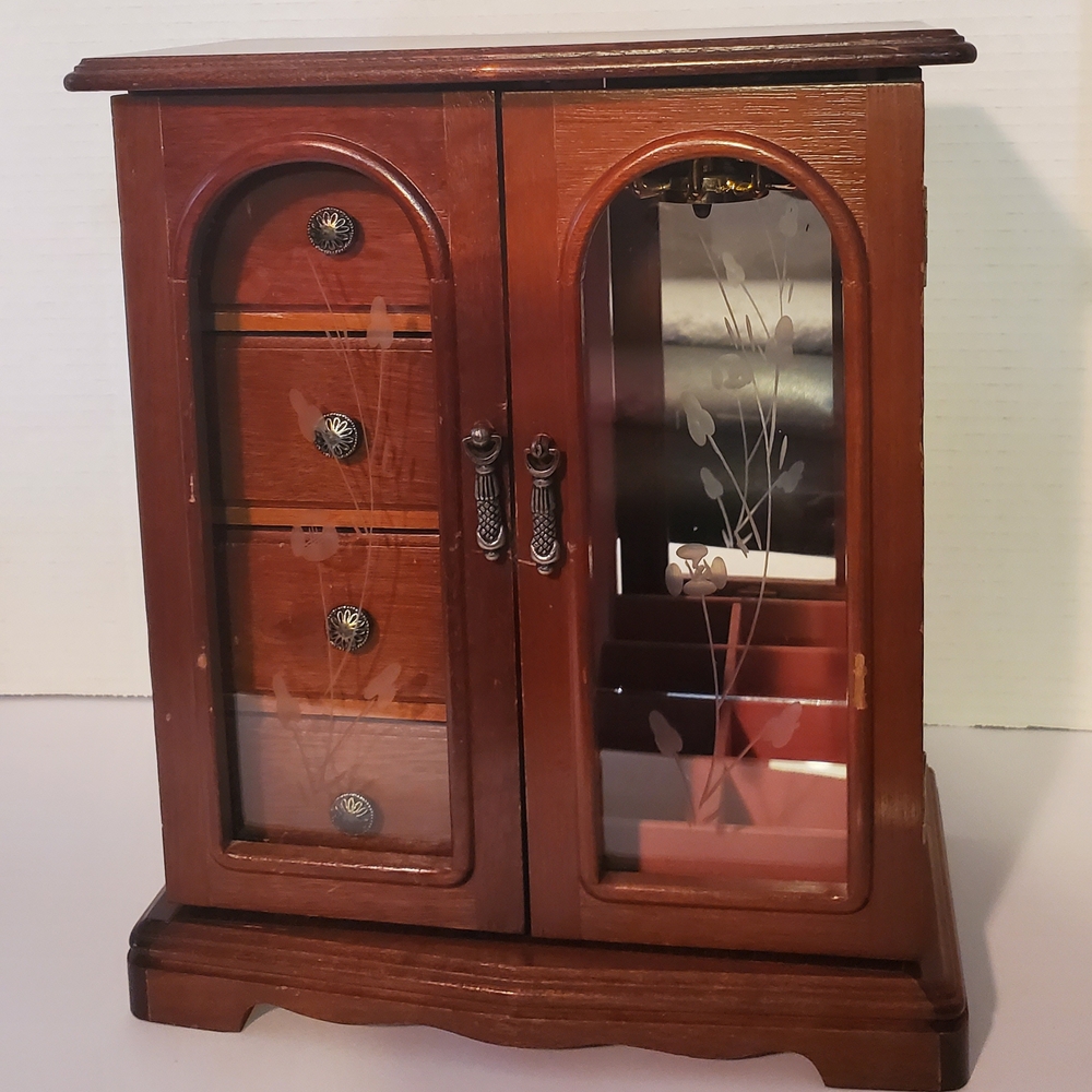 Source Unknown Brown Jewelry Organizer with Glass Door
